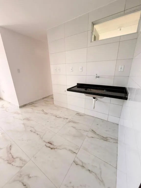 Imagem Cobertura no José Américo, João Pessoa, com 60m², 2 quartos sendo 1 suíte, varanda, 2 banheiros e 1 vaga. Conforto e praticidade para morar ou investi