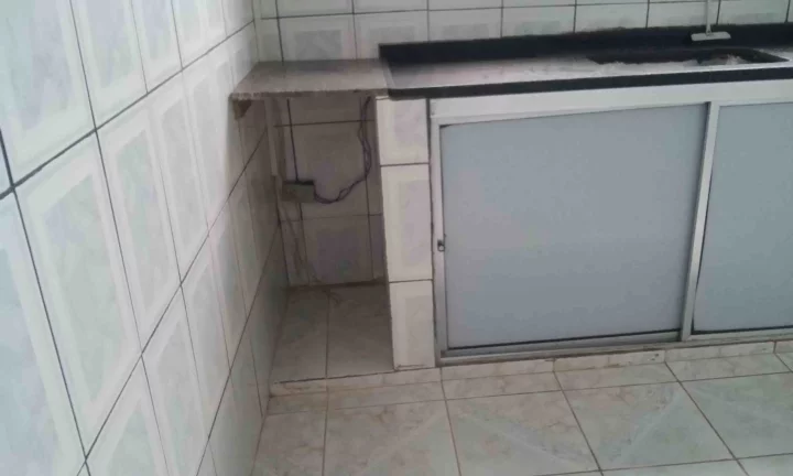 Imagem Casa meio lote - otima localização - Marafunda