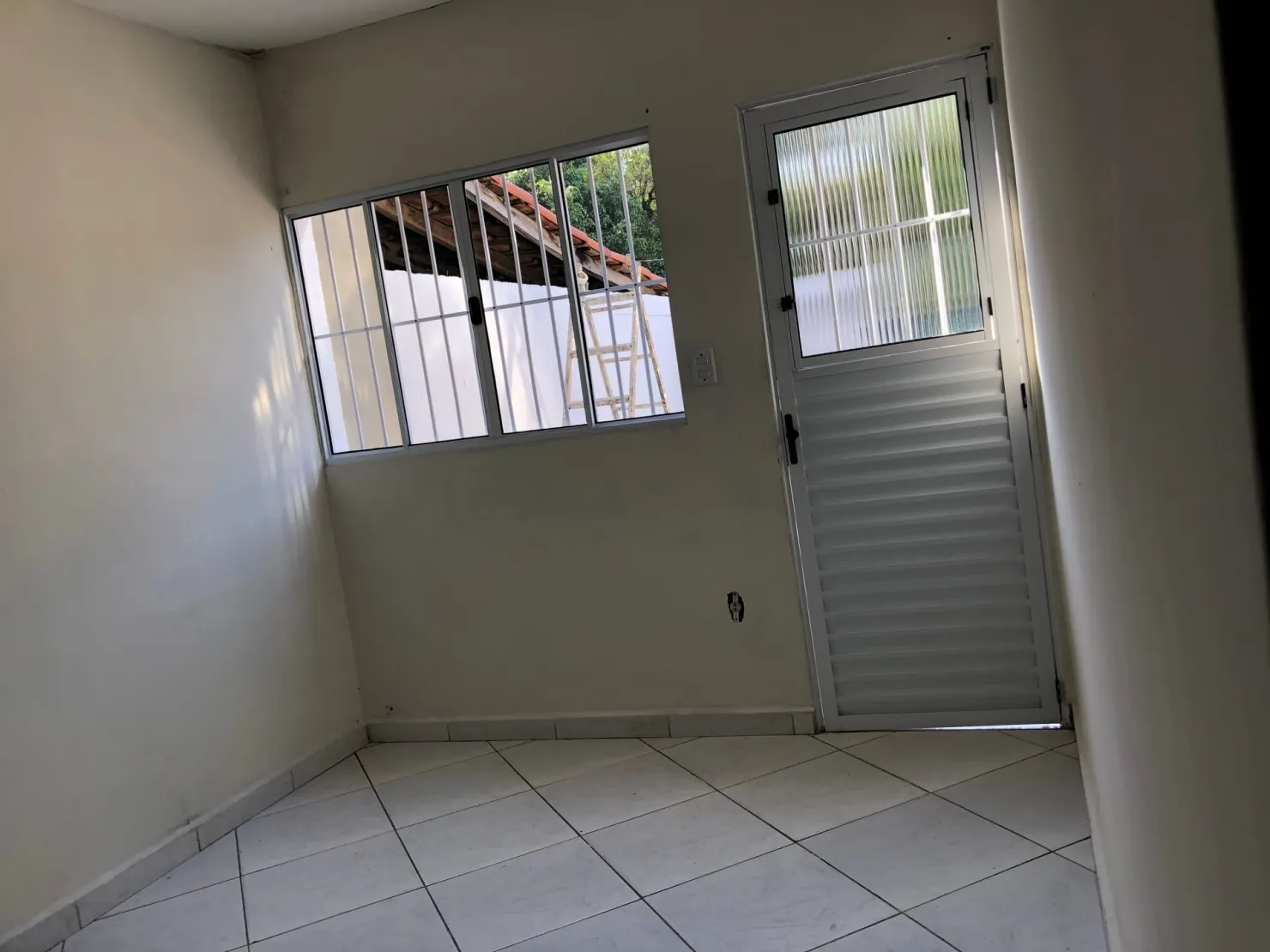 Imagem Casa à venda 2 Quartos, 2 Vagas, 250M², Crispim, Pindamonhangaba - SP
