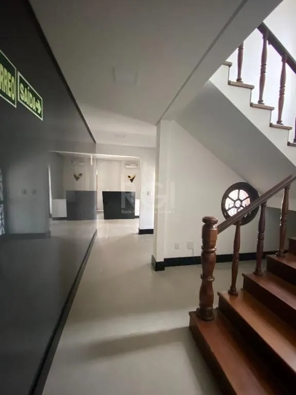 Imagem Excelente Casa Comercial Reformada Para comprar - Partenon - Porto Alegre/RS