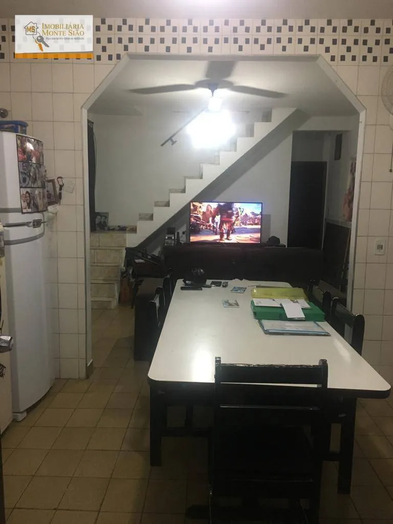 Imagem Sobrado com 5 dormitórios à venda, 200 m² por R$ 742.000,00 - Picanco - Guarulhos/SP