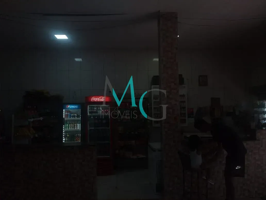 Imagem Imóvel Comercial de 250 m² com Estrutura Comercial e Residencial em cosmos