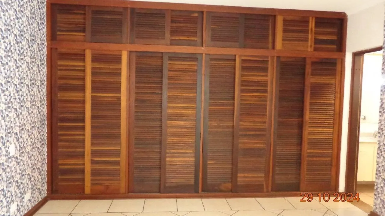 Imagem Casa de Alto Padrão com 4 Suítes em Alphaville, Santana de Parnaíba