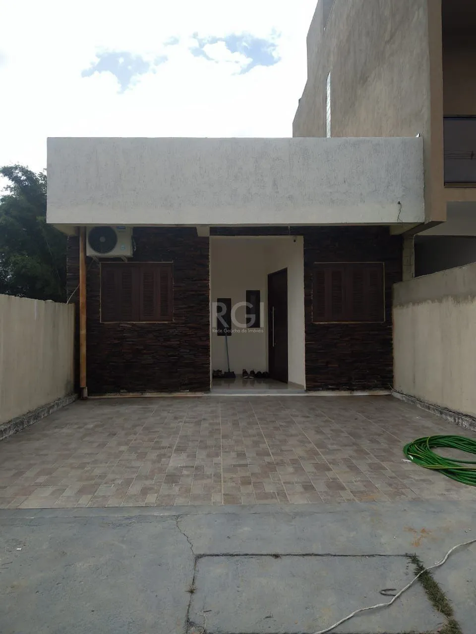 Imagem Casa com 2 quartos, 2 vagas de garagem, no bairro Aberta dos Morros, Porto Alegre/RS