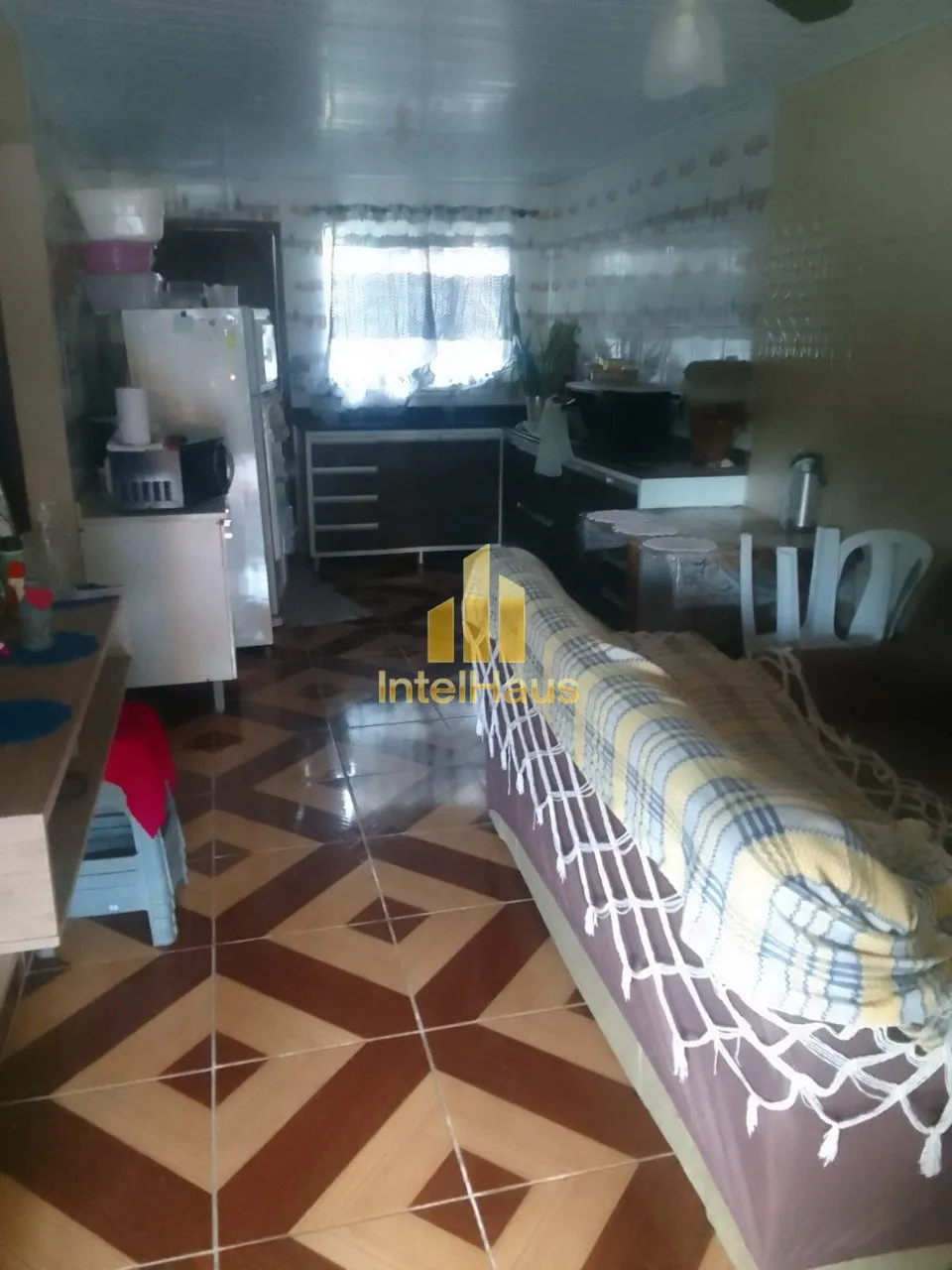 Imagem Em Itapoá, no Balneário Uirapuru, há uma casa com grande potencial para quem busca uma oportunida...