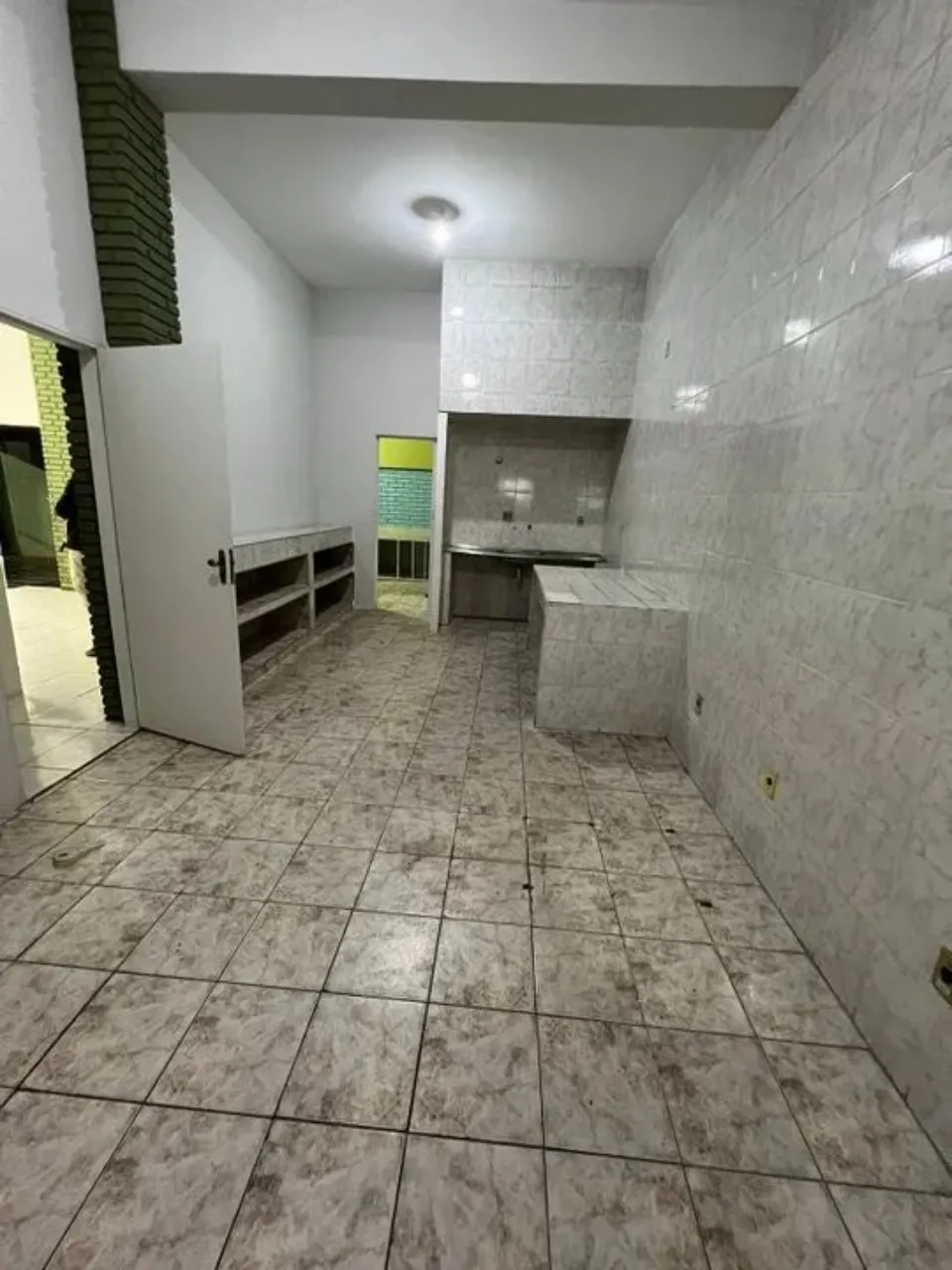 Imagem Salão Comercial à Venda em Sorocaba-SP: 3 Salas, 2 Banheiros, 279m² no Jardim do Sol!