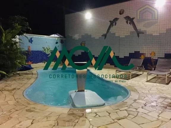 Imagem Casa com Piscina e Localização Privilegiada no Centro de Itapoá, Perto da Prefeitura
