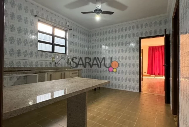Imagem Casa Padrão de 03 dormitórios para venda no Jardim Santa Maria Guarujá.