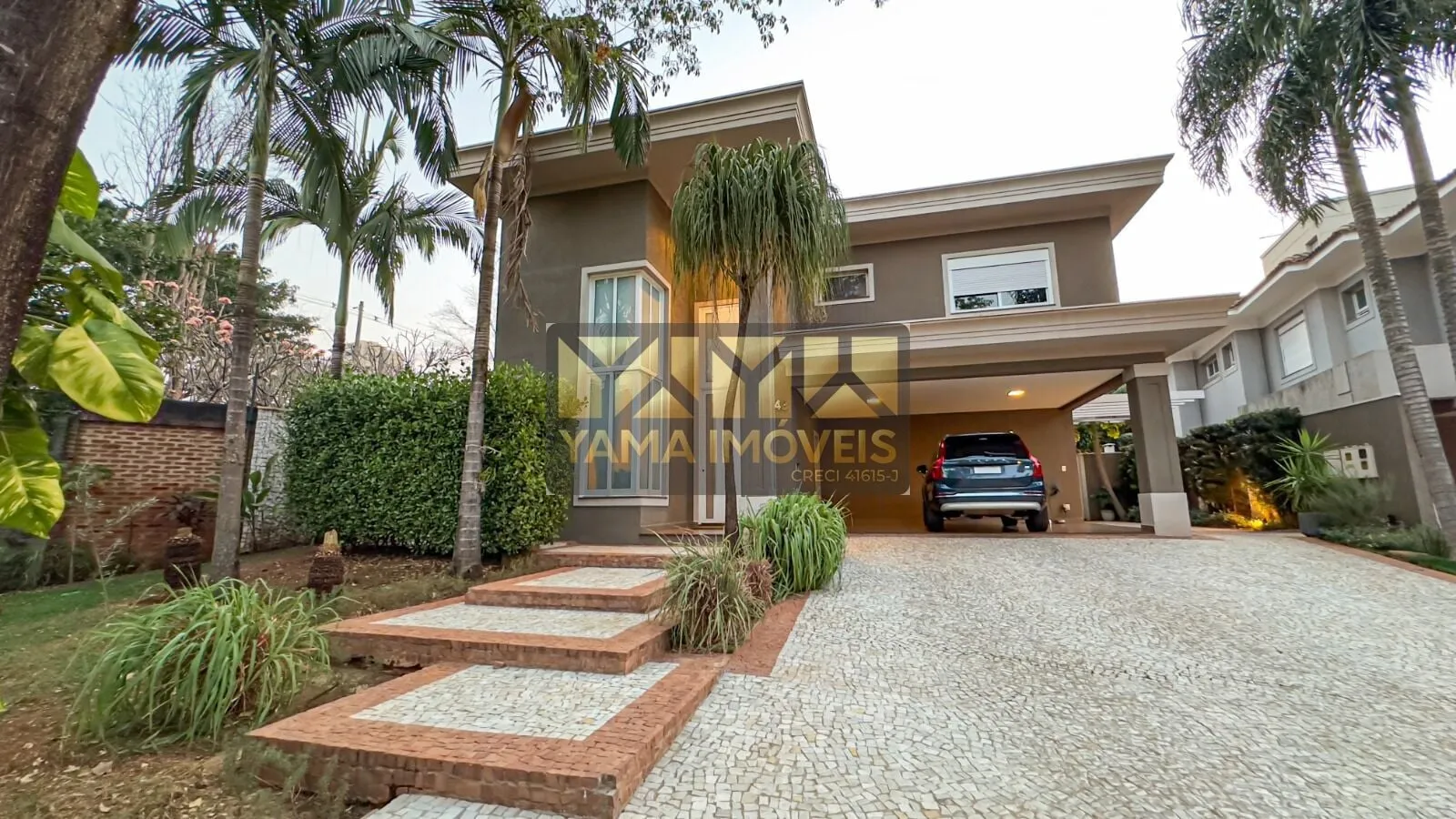 Foto do imóvel Condomínio Ipê Amarelo - Casa de Alto Padrão com 4 Suítes, 587 m², Piscina e Espaço Gourmet - Condomínio Ipê Amarelo, Vila do Golfe em Avenida Luiz Eduardo Toledo Prado