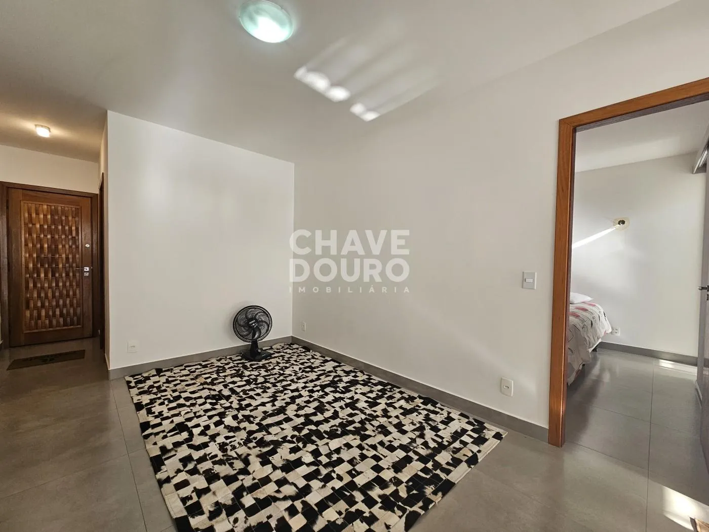 Imagem Apartamento 2 Quartos (1 Suíte), 1 escritório com 90m² no Alto