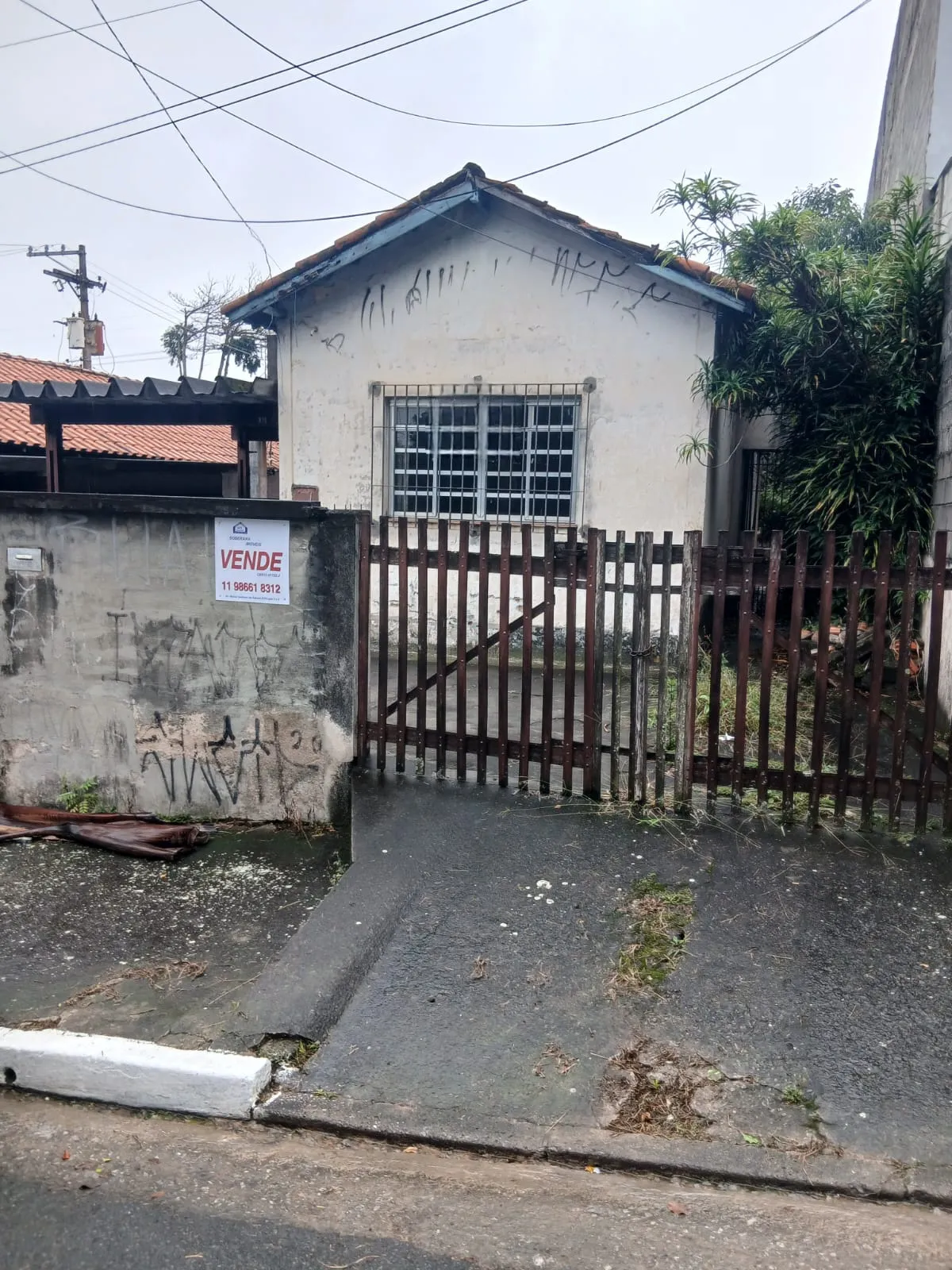 Imagem VENDO CONFORTÁVEL CASA NO BAIRRO PEDREIRA!