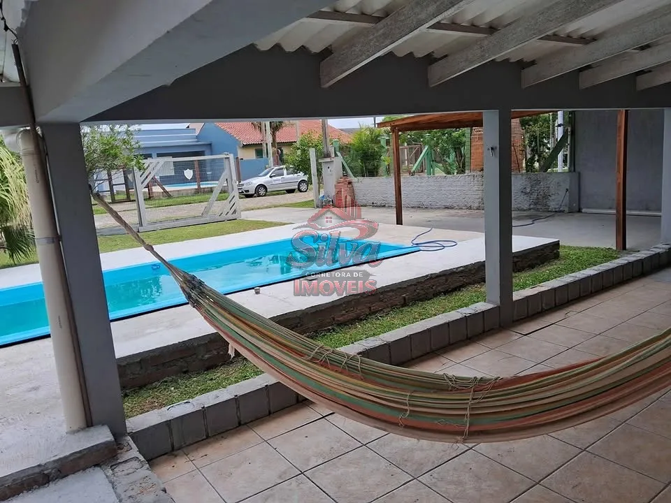 Imagem Casa 3 dormitórios com piscina a 300m do mar