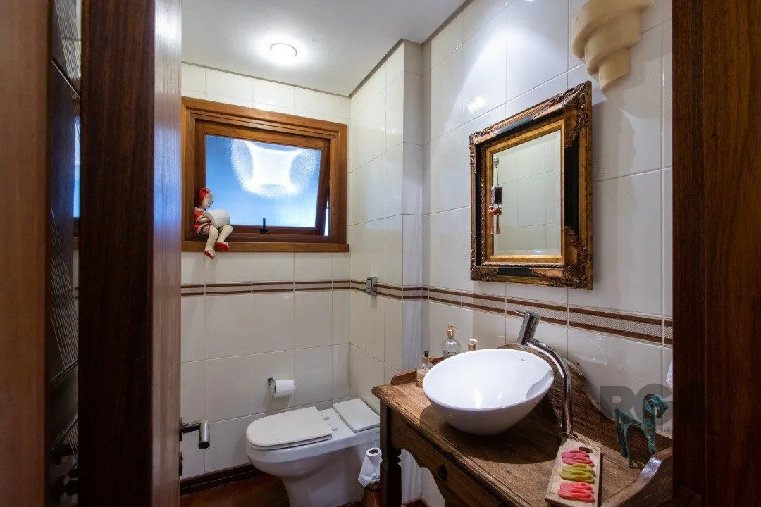 Imagem Apartamento com piscina na sacada e 3 vagas individuais.