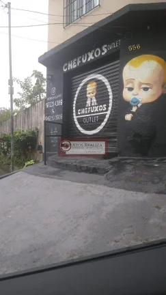 Imagem Oportunidade única de investimento no parque América. Vendo casa com Área total 243m² no parque América, Casa com 3 Dormitorios sendo 1 Suíte, vaga de garagem, 2 Kitnets com, quarto, sala, cozinha, banheiros cada, 2 salões comercial, uma grande oportunida