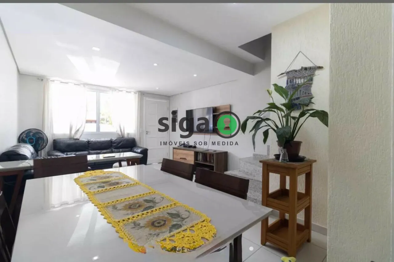 Imagem Casa em Condomínio com Suíte e 2 Vagas em Ambiente Exclusivo.