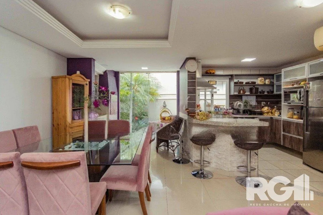 Imagem Casa com 5 Quartos 240m² privativos no Condomínio Parque Iguaçu. Bairro Ecoville