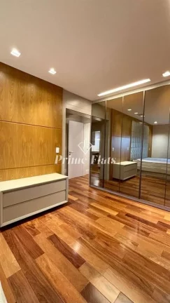 Imagem Apartamento disponível para venda no Condomínio Nova York Penthouses, com 210m², 4 dormitórios e 3 vagas