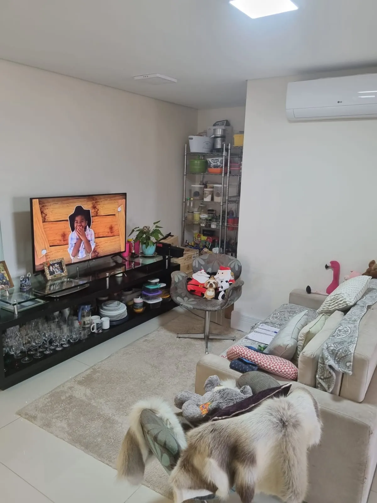 Imagem VENDO APARTAMENTO CONJUGADO NO CONDOMINIO VILA REAL SABARÁ!