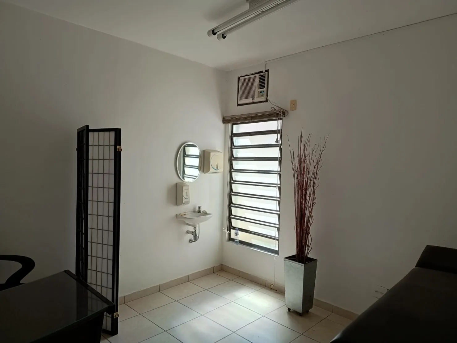 Imagem Comercial para Locação 210M², Centro, Taubaté - SP