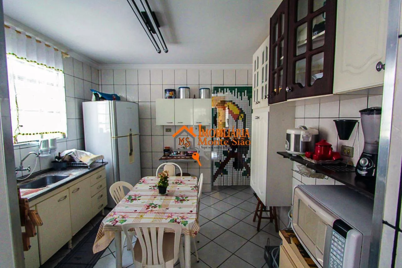 Imagem Sobrado com 4 dormitórios à venda, 178 m² por R$ 750.000,00 - Jardim Santa Mena - Guarulhos/SP