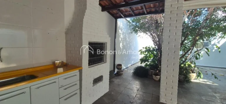 Imagem Excelente oportunidade para quem busca conforto, espaço e praticidade! Esta casa conta com 3 quarto...