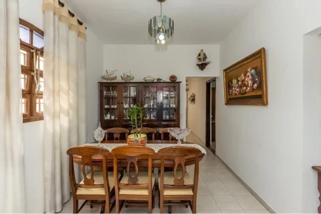Imagem Casa Térrea 300m² 3 Dormitórios 5 Vagas com jardim e Área Gourmet Edícula