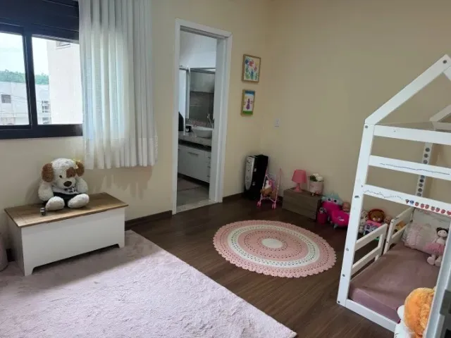 Imagem Lindo Sobrado à Venda em Condomínio Fechado em Sorocaba - 3 Suítes, Espaço Gourmet e Energia Solar