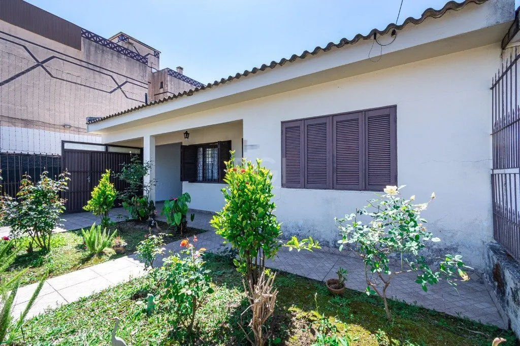 Imagem Casa de 3 dormitórios, 3 vagas no bairro Vila Ipiranga