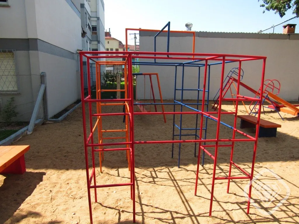 Imagem Apartamento no bairro Camaquã, com excelente aproveitamento dos espaços e baixo custo condominial....