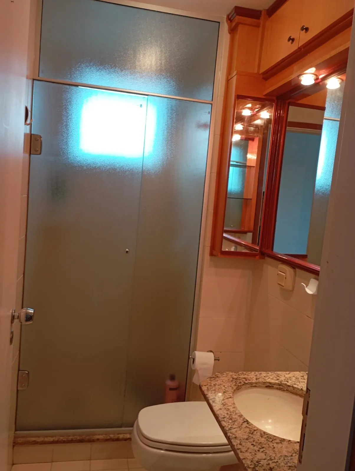 Imagem Apartamento com 02 quartos e 01 vaga coberta no Bairro Menino Deus, Porto Alegre