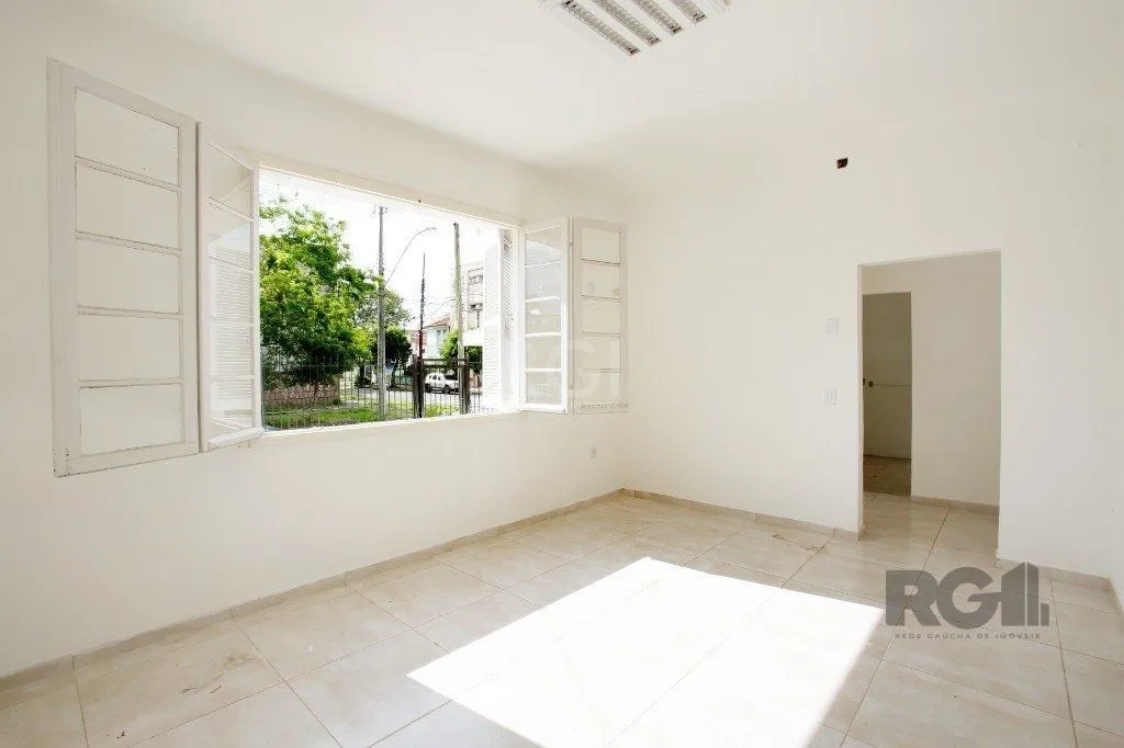 Imagem Prédio 3 andares. Composto de salas e apartamentos