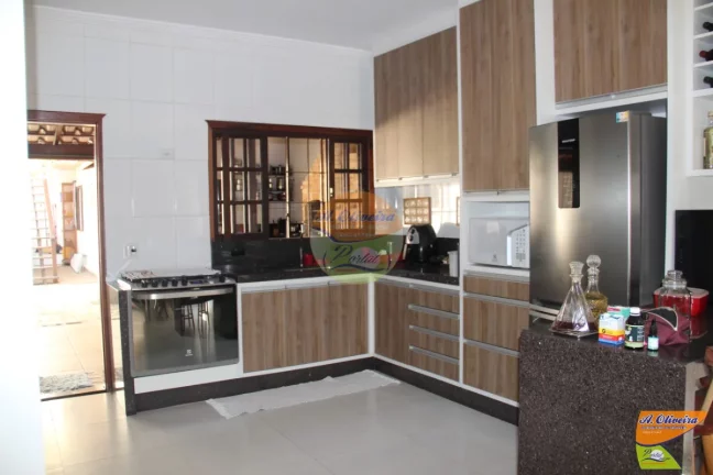 Imagem Linda Casa 06 Dormitorios ( sendo 02 suites ) Pereque Açú