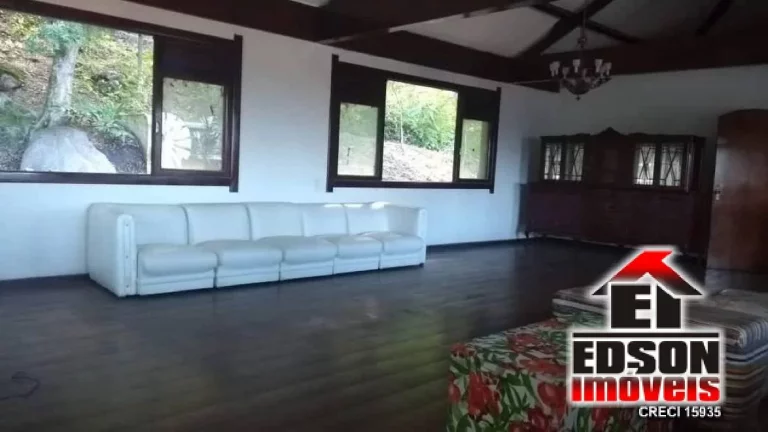 Imagem Vendo Sítio de 9.000 m² com Benfeitorias, em Itaipuaçu
