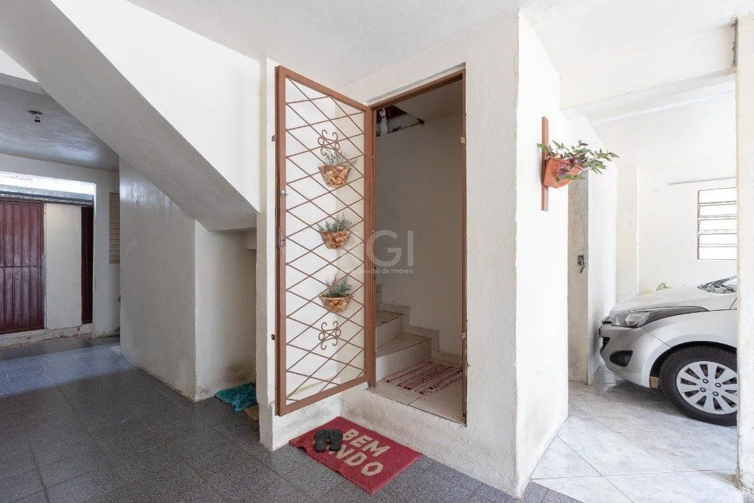 Imagem Casa para Venda - 161m², 3 dormitórios, 3 vagas - Nonoai