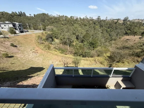 Imagem Casa Top com 4 Garagens, Vista para Mata e Salão de Festas