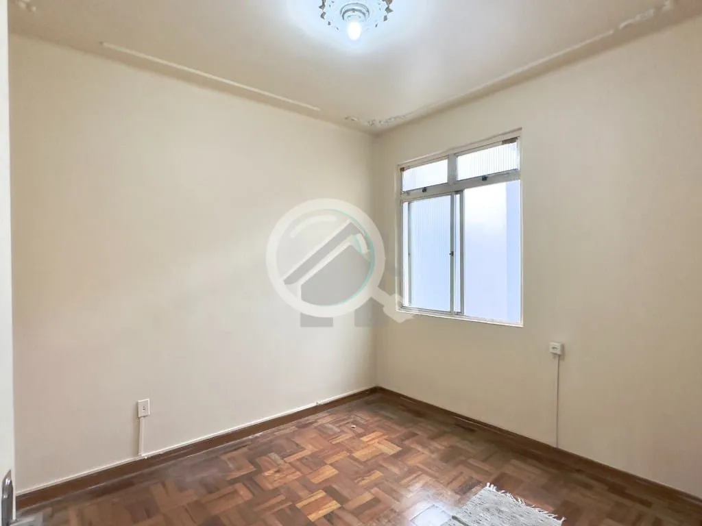 Imagem Apartamento de 80m², 3 dormitórios, sendo 1 com sacada, peças ampla, living para 2 ambientes, coz...