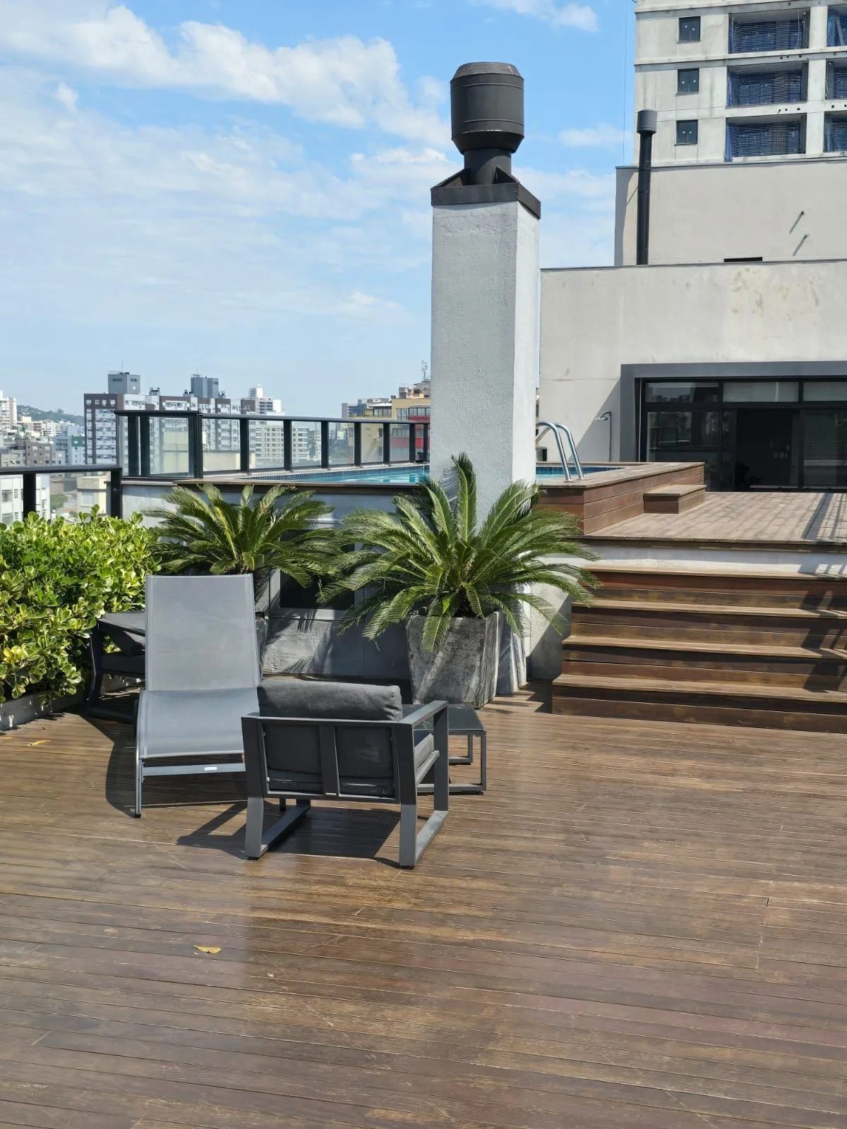 Imagem Studio mobiliado, com 30m² privativos, 1 vaga - Cidade Baixa