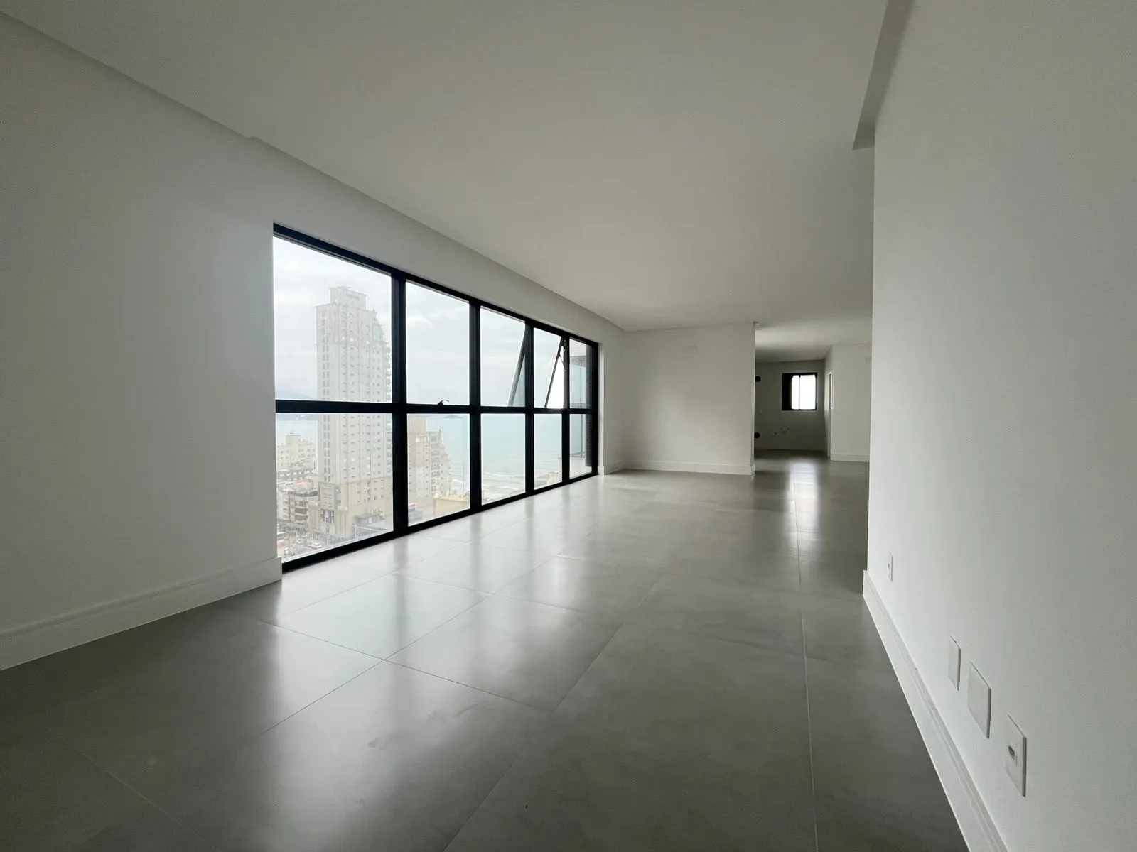 Imagem Apartamento com vista para o mar à venda com 207m2 por R$ 4.000.000,00