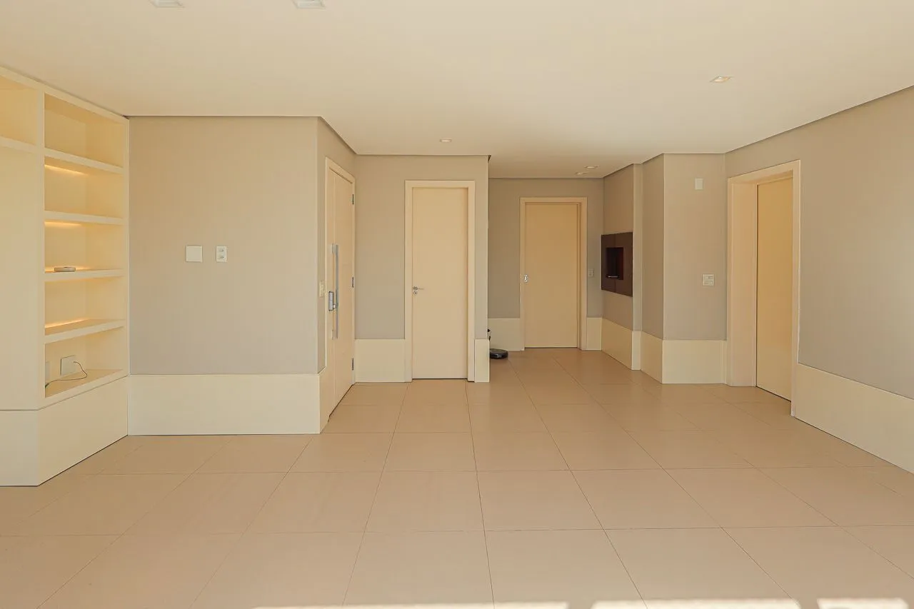 Imagem Apartamento de 3 quartos, 3 suítes, com 02 garagens individuais no Bairro Petrópolis, próximo a Encol.