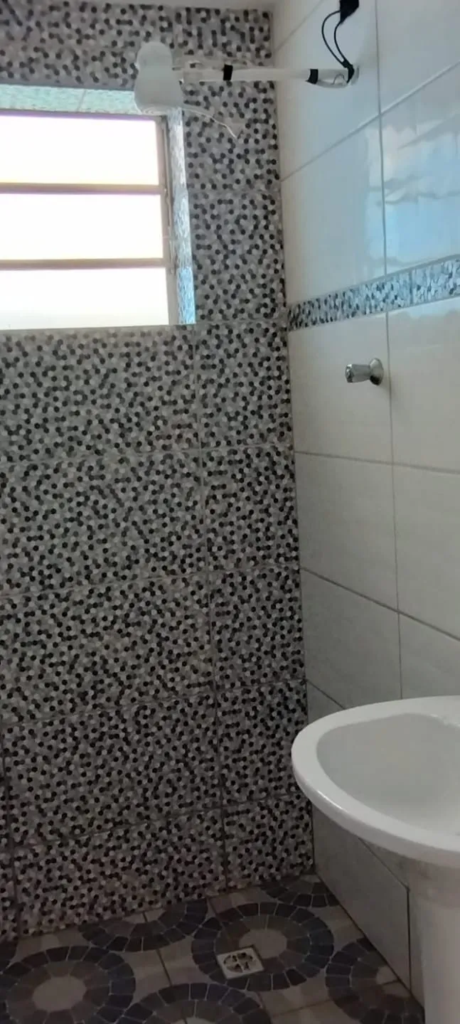 Imagem Casa à venda 2 Quartos, 1 Vaga, 212M², Residencial Estoril, Taubaté - SP