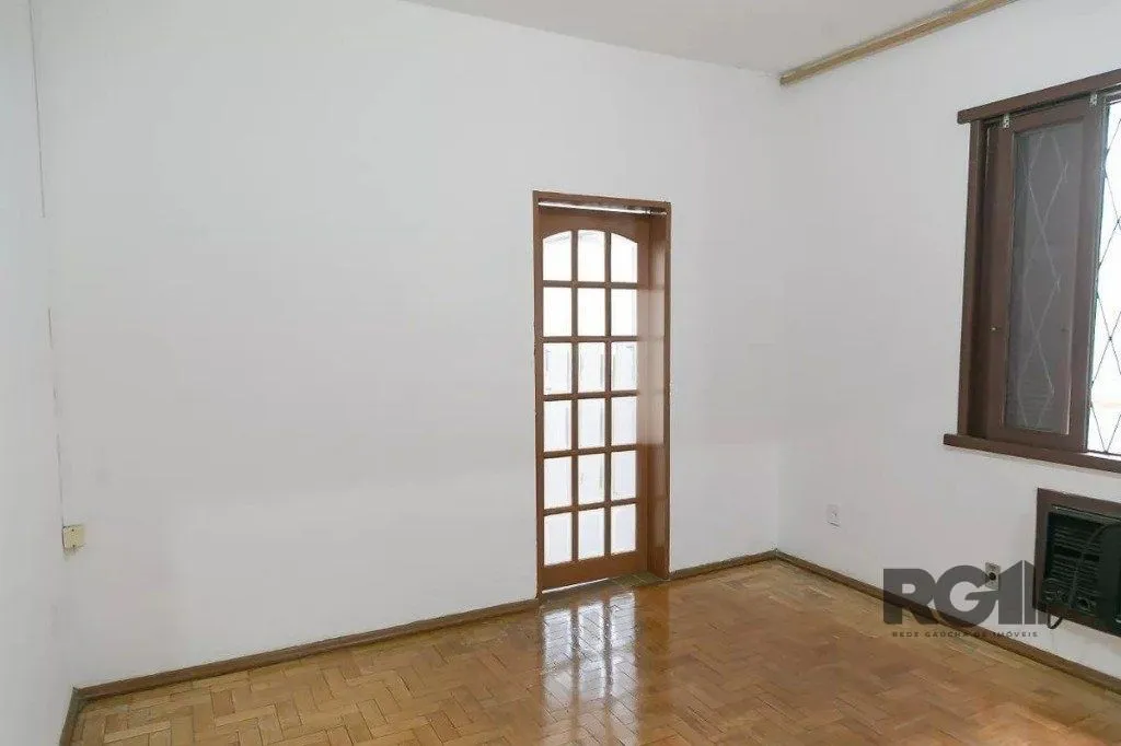 Imagem Casa para Venda - 150m², 3 dormitórios, 2 vagas - Teresópolis