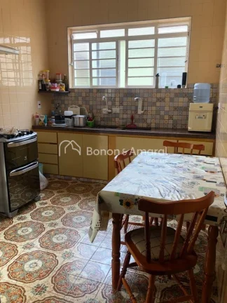 Imagem Excelente casa residencial, com ótima localização. A residência possui 4 quartos, sendo 4 suíte...