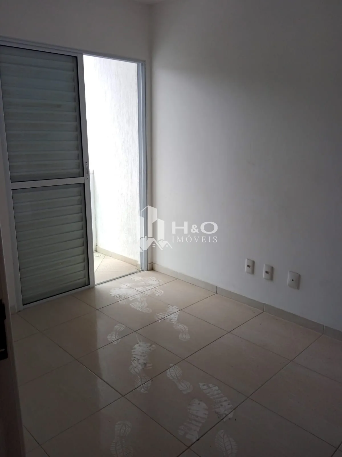 Imagem EXCELENTE OPORTUNIDADE - SOBRADO FRONTAL À VENDA - VILA NANCY/GUAIANAZES