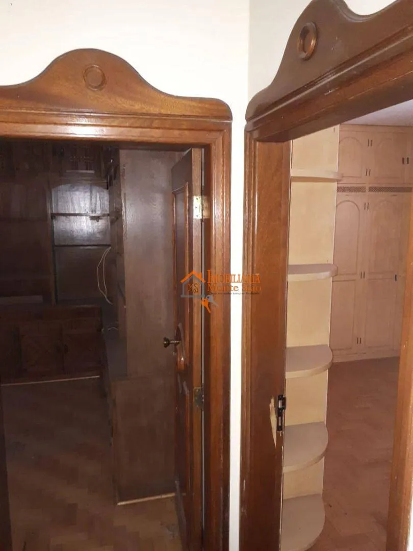 Imagem Casa com 6 dormitórios à venda, 600 m² por R$ 2.350.000,00 - Vila Rosália - Guarulhos/SP