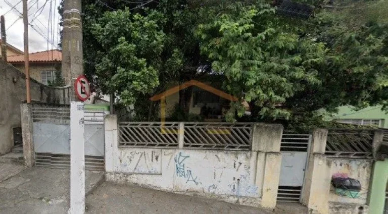 Imagem Terreno situado em avenida principal, com fácil acesso a transporte público e ampla variedade de c...