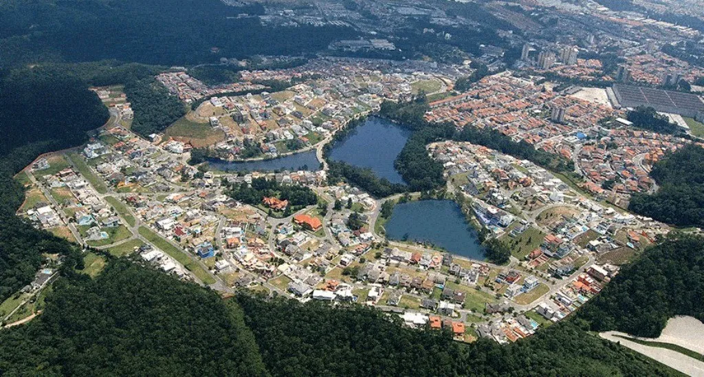 Imagem Aluguel de Casa de Luxo no Condomínio Swiss Park SBC, 5 Quartos, 5 Suítes, 6 Banheiros, 6 Vagas de Garagem, 480m² no Parque Terra Nova II, São Bernardo do Campo-SP!