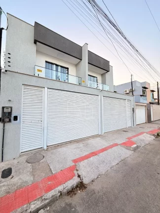 Imagem Casa Duplex com 3 Suítes em Colina de Laranjeiras
