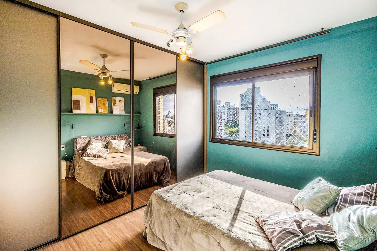 Imagem Andar alto, sol e vista definida são ponto forte deste belíssimo apartamento à venda de 3 dorm e 2 vagas indiv. cobertas no Rio Branco