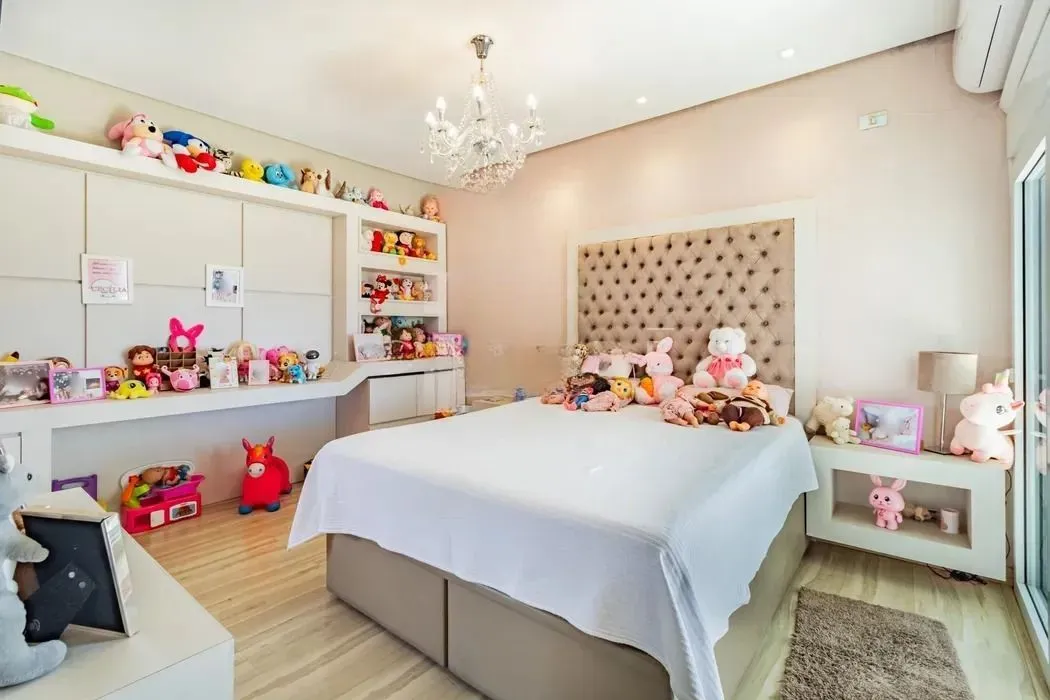 Imagem Casa térrea com 3 dormitórios, suíte e 2 vagas.