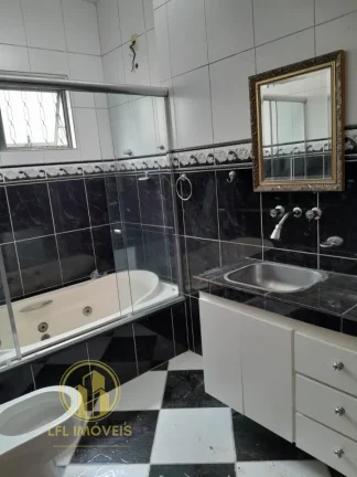 Imagem Sobrado para Locação, com Suíte e Varanda na Vila Gumercindo.